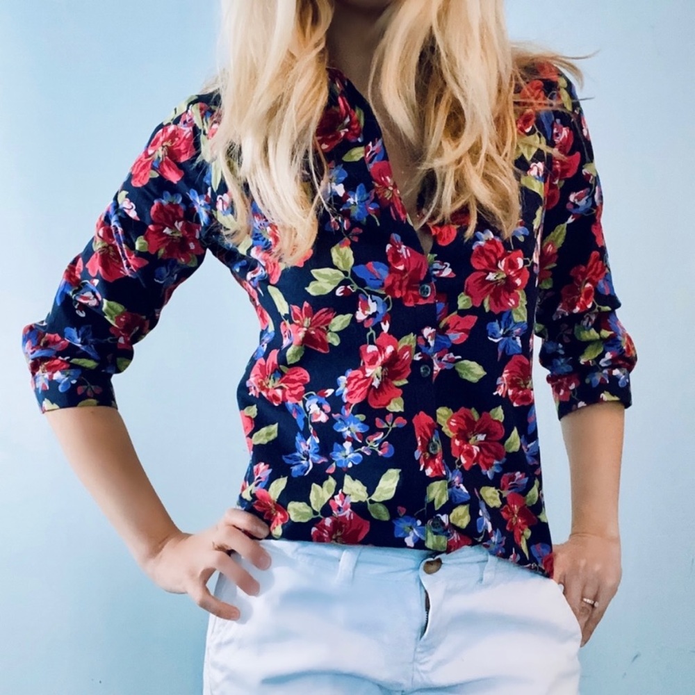 Land’s End Supima Cotton No Iron Navy Blue Floral Long Sleeve Button Down Shirt
